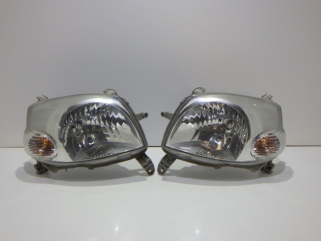 【中古】エッセ ヘッドライト左右 ハロゲン L235S L245S 100-51824 81150/81110-B2230 コーティング 260401039 中古 車 パーツ 中古パーツ 中古部品 カスタム 即発送