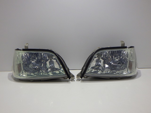 【中古】17系 クラウン ロイヤル ヘッドライト左右 HID JZS171/175 後期 30-290 C コーティング 260407040 中古 車 パーツ 中古パーツ 中古部品 カスタム 即発送