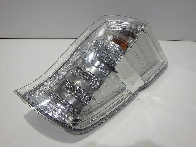 【中古】ステップワゴン スパーダ 右テール RK5/6 後期 W0587 J3 クールスピリット 33500-SZW-J31 コーティング 260330241 中古 車 パーツ 中古パーツ 中古部品 カスタム 即発送