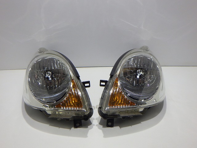 【中古】ノート ヘッドライト左右 ハロゲン E11 NE11 前期 1757 Y 26010/26060-5U80B コーティング　260402041 中古 車 パーツ 中古パーツ 中古部品 カスタム 即発送