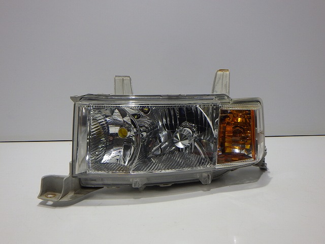 【中古】ｂB 左ヘッドライト HID NCP30/35 後期 52-119 NCP31 81185-52500 コーティング 260224043 中古 車 パーツ 中古パーツ 中古部品 カスタム 即発送
