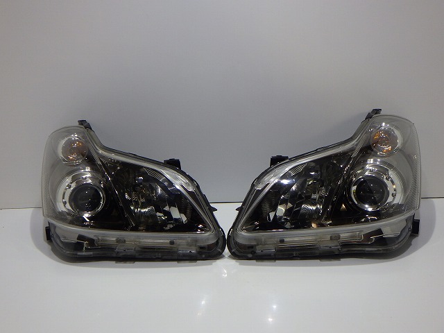 【中古】ブレイド ヘッドライト左右 HID AZE NZE 154/156H 12-523 C 前期 81110-12E40 コーティング 260225043 中古 車 パーツ 中古パーツ 中古部品 カスタム 即発送