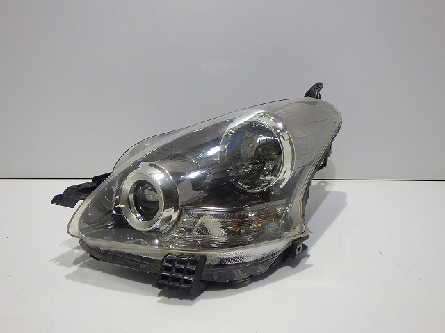 【中古】ラクティス 左ヘッドライト HID SCP NCP 100 105 後期 52-190 C 81150-52A61 コーティング 260411244 中古 車 パーツ 中古パーツ 中古部品 カスタム 即発送