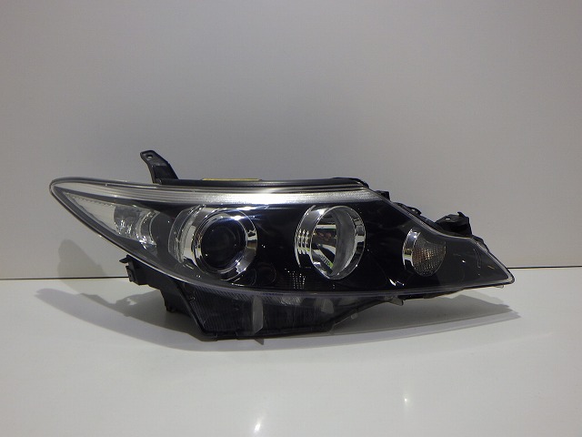 【中古】50系 エスティマ 右ヘッドライト HID ACR GSR 50/55 中期 後期 28-217 00 81145-28F41 コーティング 綺麗 260117046 中古 車 パーツ 中古パーツ 中古部品 カスタム 即発送