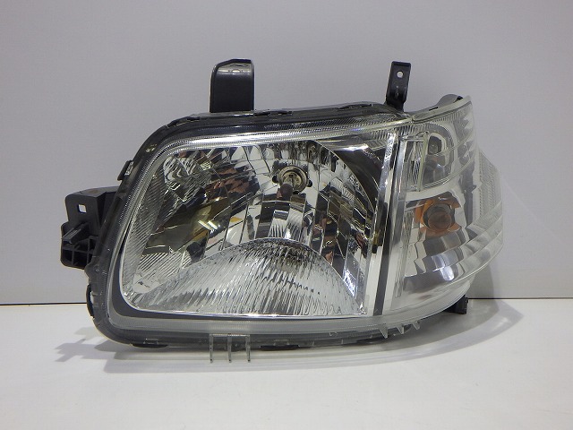 【中古】タウンエース 左ヘッドライト ハロゲン S402M S412M 1819 A 81150-BZ110 コーティング 260219055 中古 車 パーツ 中古パーツ 中古部品 カスタム 即発送