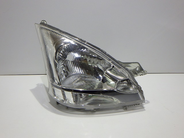 【中古】ムーヴ 右ヘッドライト ハロゲン LA100S LA110S 前期 P9501 ラ 81110-B2700 コーティング 美品 260418055 中古 車 パーツ 中古パーツ 中古部品 カスタム 即発送