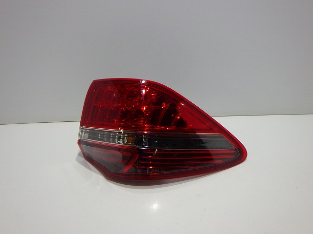 中古】200系 クラウンロイヤル 右テール GRS201/203 前期 30-346 R GWS
