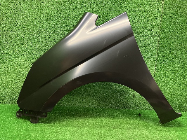 【中古】未使用品　トヨタ　ZGM10G　アイシス　ZGM15G　左フェンダー　53802-44070　241127260 中古 車 パーツ 中古パーツ 中古部品 カスタム 即発送