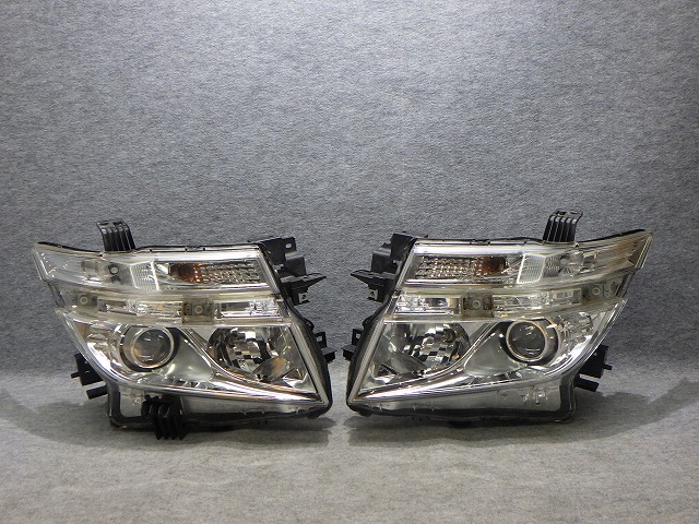 【中古】エルグランド ヘッドライト左右 HID キセノン E52 TNE52 前期 100-23009 S2 26010-1JB1A バラスト付 260324065 中古 車 パーツ 中古パーツ 中古部品 カスタム 即発送