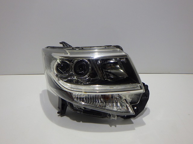 【中古】タントカスタム 右ヘッドライト LED LA600S LA610S 後期 100-51392 XZ 81145-B2070 コーティング 綺麗 260314069 中古 車 パーツ 中古パーツ 中古部品 カスタム 即発送