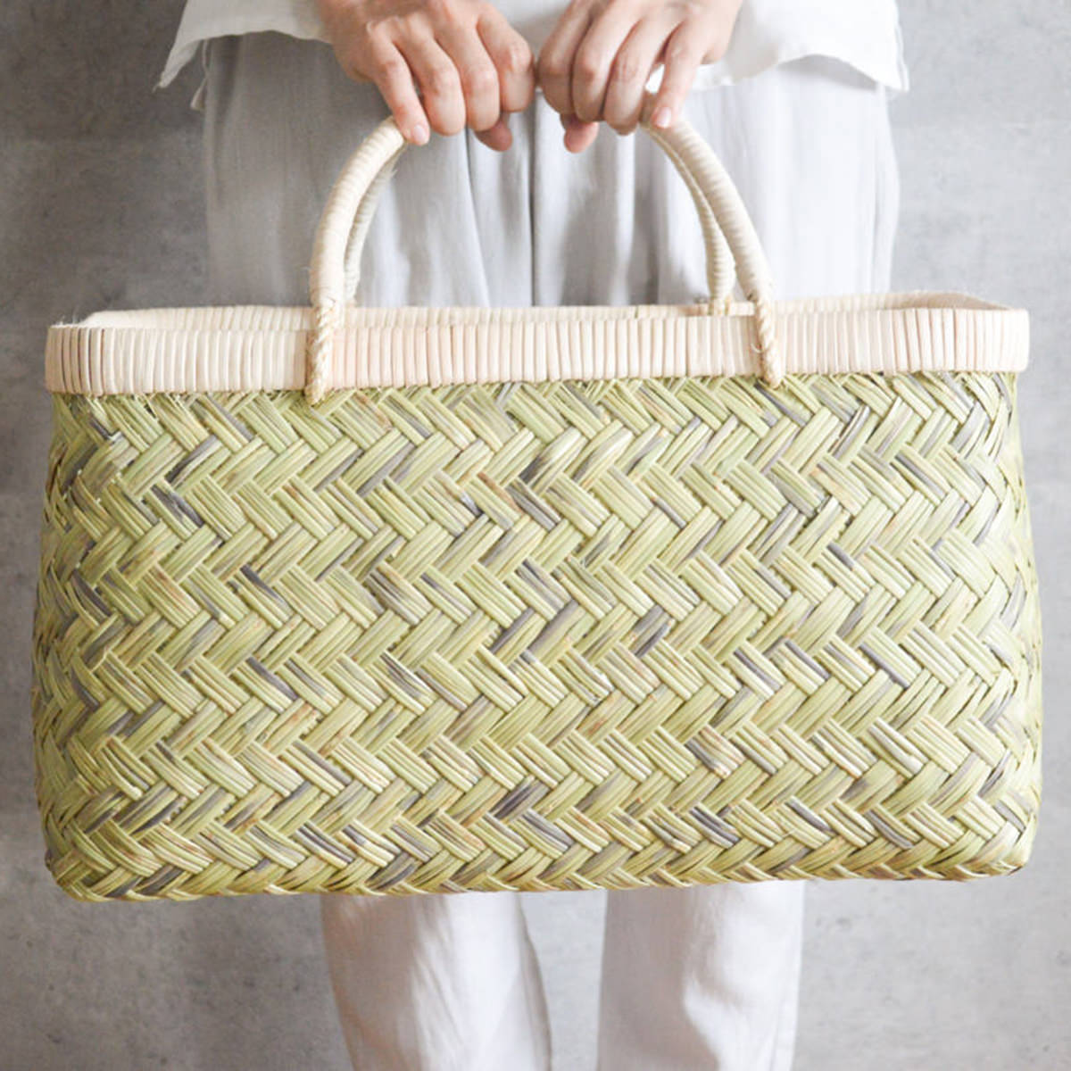 岩手県 鳥越竹細工　 　　　　 　　　　スズ竹かご　尺四 岩手県 鳥越竹細工 スズ竹かご 尺四 岩手県鳥越地区の竹細工 スズ竹