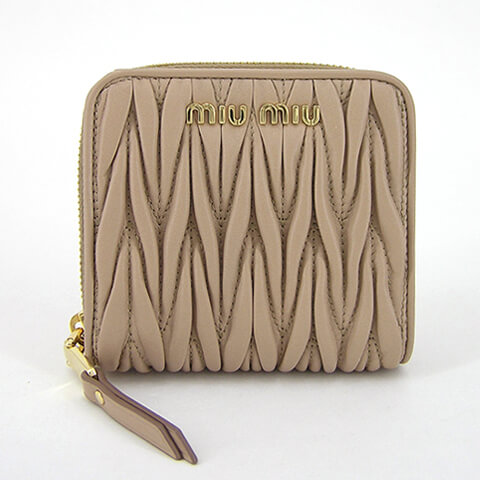 21春季朱炎新作 ミュウミュウ Miu Miu レディース 2つ頃り銭入れ サイフ Matelasse 5ml522 N Cammeo F0770 ベージュ Miumiu マトラッセ マテラッセ 折財布 ミニ財布 ミニウォレット 小物 贈品 生まれる期日 遊宴 バレンタイン クリス鱒 Newbyresnursery Com