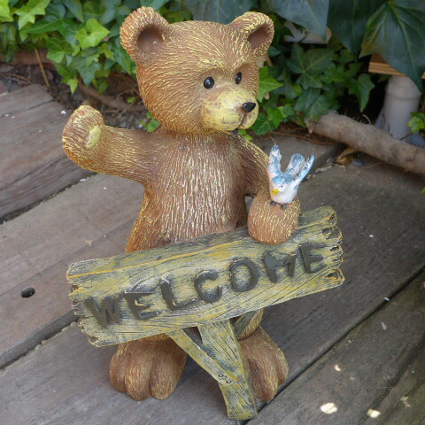 楽天市場】置物【ウェルカムくまさん】小鳥と一緒にクマさんが出迎えて