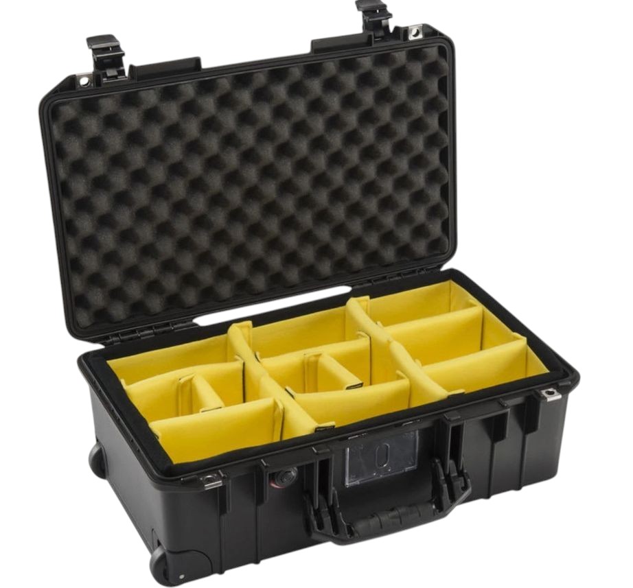 peli1530black.jpg