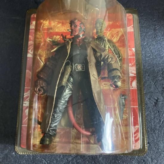 MEZCO メズコ ヘルボーイ with コープス 日本限定スペシャルフィギュア|ワールドセレクトショップ