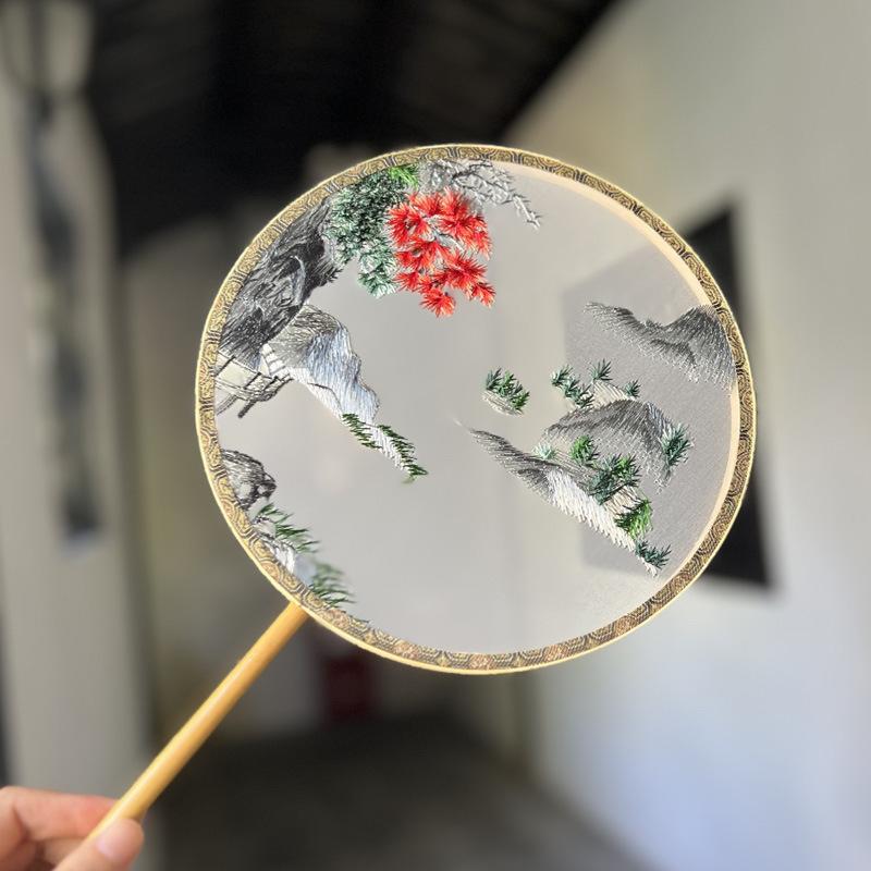 うちわ チャイナドレス 漢服 古風 蘇州刺繍 二面刺繍 布 竹骨 中国風 丸型 小型 花柄 動物柄 紫 金 白 かわいい おしゃれ 普段使い 携帯 芸術的 ファッション 伝統工芸