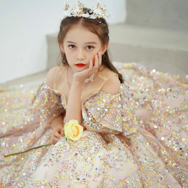 ゴールド 三鞭酒ゴールド 掻きならす会御召しもの ちびっ子御召しもの キッズドレス キラキラ御召しもの ロング御召しもの 御嬢さん御召しもの スパンコール うしろ帯 金色 オフショルダー 赤ちゃん御召しもの 80~160糎 洋琴告げ知らせる会御召しもの