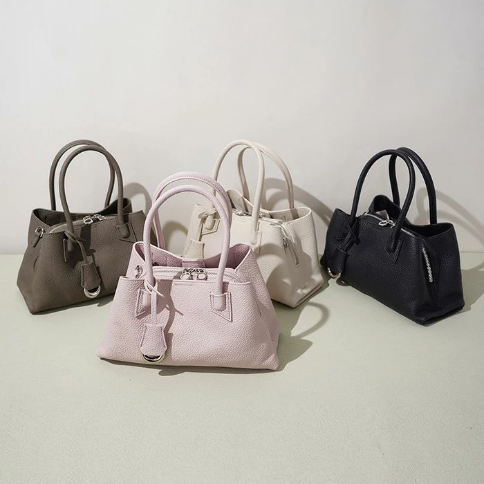 本革 バッグ ハンドバッグ 2way ショルダーバッグ レディース 斜めがけ レザーバッグ 牛革 大容量 バケツ型 バッグ セレモニーバッグ バケツバッグ オフィス フォーマル 手提げバッグ お仕事バッグ 通勤 鞄 女性 おしゃれ きれいめ シンプル エレガント 上品 黒｜WORLD TEACH