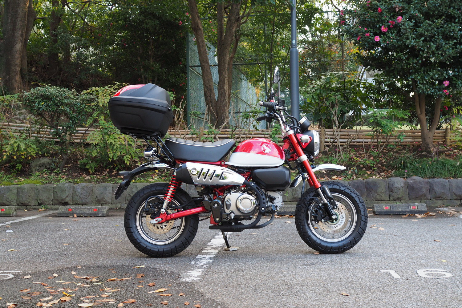 送料無料 ホンダ モンキー125用 リアキャリア 48リッターリアボックスセット Wca 40 Hwb48リアボックス キャリア トップケース バイク ボックス インナー付き 荷台 ブラック ツーリング 通勤 カスタム バイク 積載 外装 パーツ World Walk ワールドウォーク あす楽