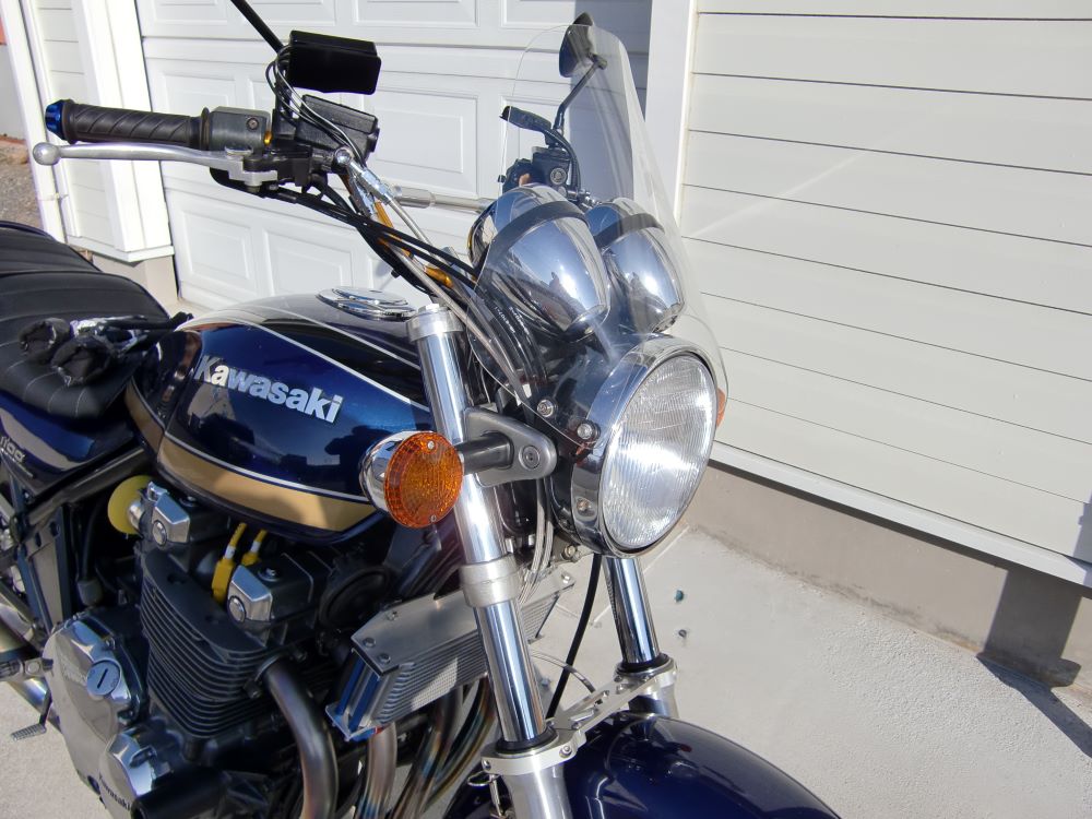 1年保証付 メンテナンスクロス付！ゼファー1100 汎用ウインドスクリーン 風防 クリア スモーク｜バイクパーツのワールドウォーク 10,249円