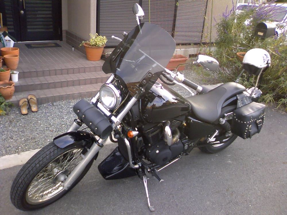 1年保証付 メンテナンスクロス付！デスペラード ワインダー 汎用大型スクリーン バイザー シールド 風防 クリア スモーク｜バイクパーツのワールドウォーク