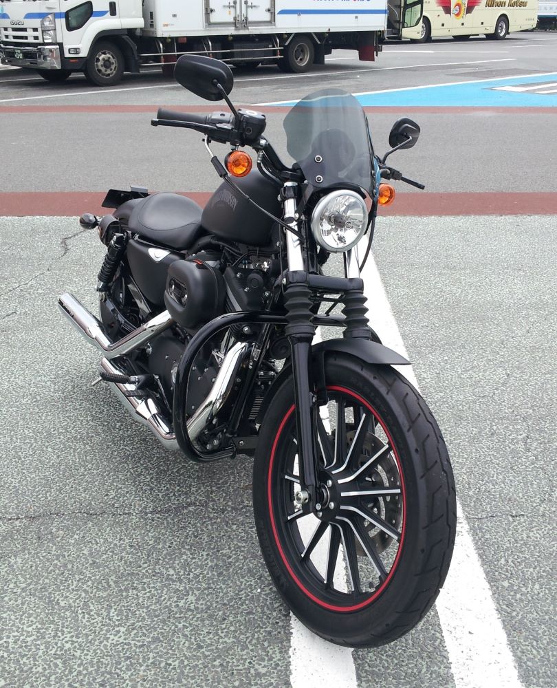 メンテナンスクロス付！HD ハーレー XL883N スポーツスター アイアン [WS-05] 取り付けバンド付汎用ウインドスクリーン ミニカウル 風防 クリア スモーク｜バイクパーツのワールドウォーク