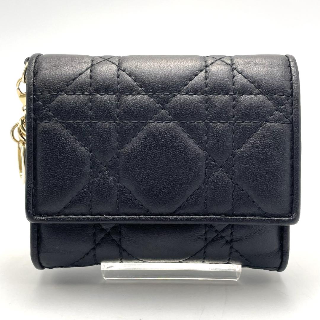 Christian Dior ディオール Lady Dior Lotus Wallet レディディオール ロータスウォレット 三つ折り紙入れ 黒いこと 本革 子ヒツジ人はだ カナージュステッチ ゴールド金具 ミニ紙入れ コンパクトウォレット クリスチャンディオール紙入れ 飛び切り紙入れ ブランド名小物 中古 美品