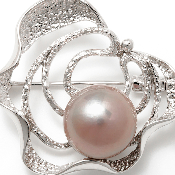 【楽天市場】淡水真珠（有核） ネイチャーモチーフパールブローチ ピンクパープル（ナチュラル）系 13mmUP AAA～B silver（本真珠