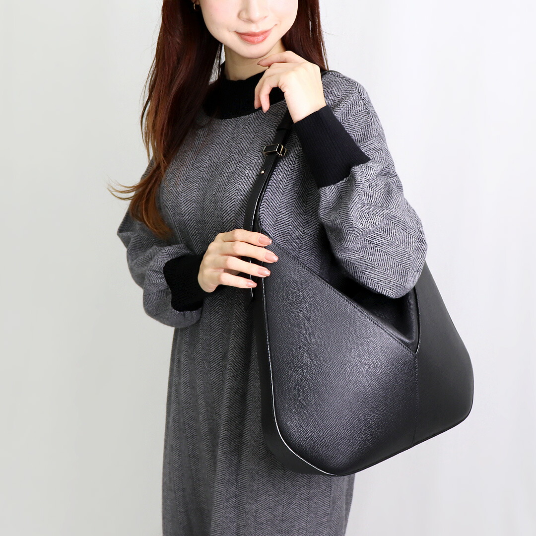 ヴァレクストラ VALEXTRA ショルダーバッグ ヴィヴィスモールホーボー VIVISMALLHOBO WBVV0066010 LOC99 NN NERO 黒いこと ショルダーバッグ・メッセンジャーバッグ-バッグ・小物・ブランド雑貨-バッグ