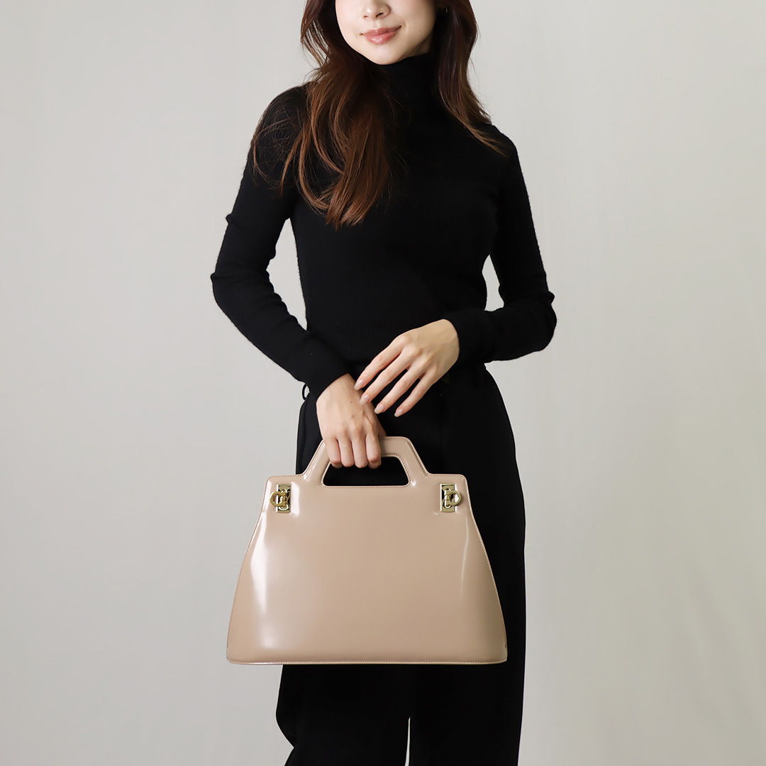 ハンドバッグ FERRAGAMO Woman Handbag Black 211424 750036 001 楽天市場】フェラガモ FERRAGAMO 2WAYバッグ THE STUDIO BOX