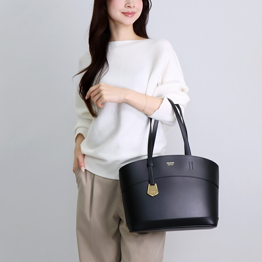 Salvatore Ferragamo THE STUDIO 2WAYバッグ NERO PRADA プラダ 2WAY バッグ ショルダーバッグ トートバッグ