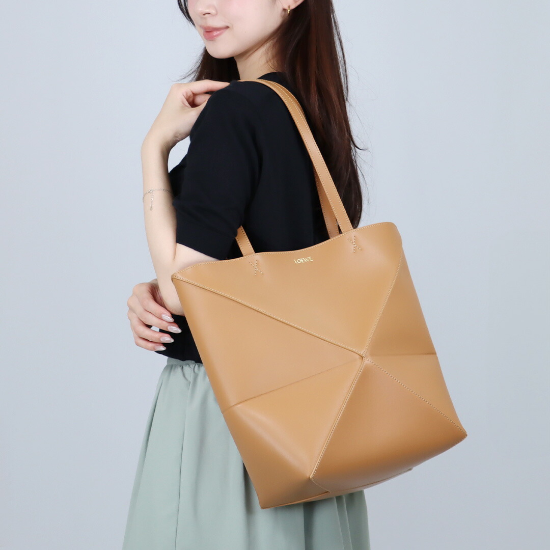 LOEWE パズルトート ラージ 折り畳みトート 高級レザー オリガミ LOEWE パズルトート ラージ 折り畳みトート 高級レザー オリガミ