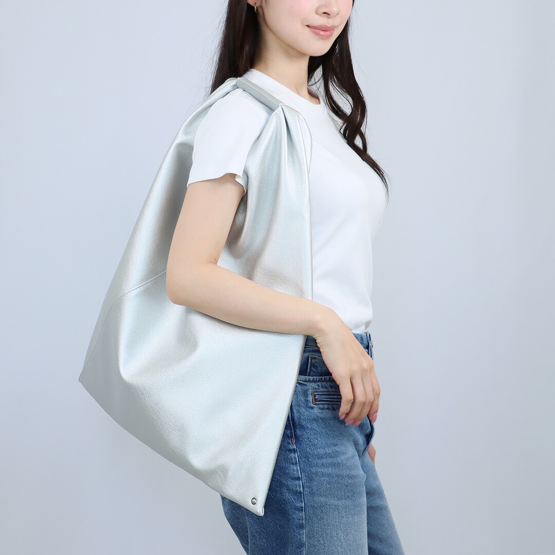 【12日0時～24h限定ポイント3倍】 エムエムシックス メゾンマルジェラ MM6 MAISON MARGIELA ハンドバッグ トートバッグ ジャパニーズ クラシック S54WD0039P8396 T9002 SILVER メタリック シルバー