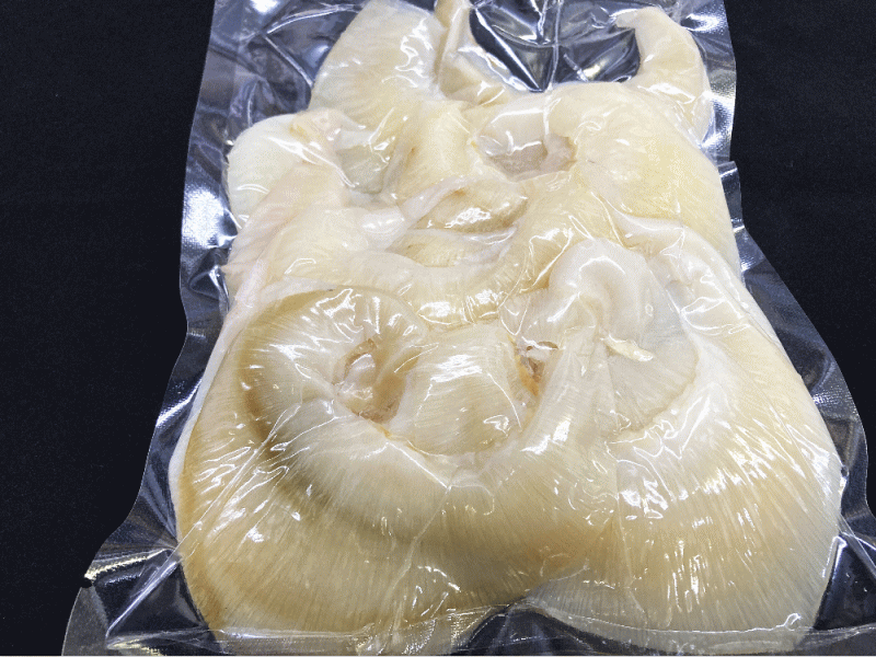 入荷しました【数量限定】フカヒレ 吉切鮫背びれ 送料無料 ふかひれ背びれ500gパック 国産 国内加工<br>ホテルや和洋中、イタリアン、フレンチのお店からもご注文をいただくこちら 20g～80gサイズのフカヒレが業務用パックにつき格安価格でお届け！<br>【RCP】