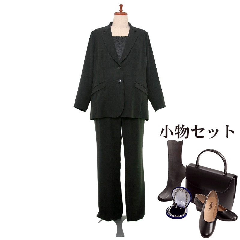 6月の法事・告別式は夏礼服で。汗をかいても払いもどすはコンビニエンスストア1分で為しとげる