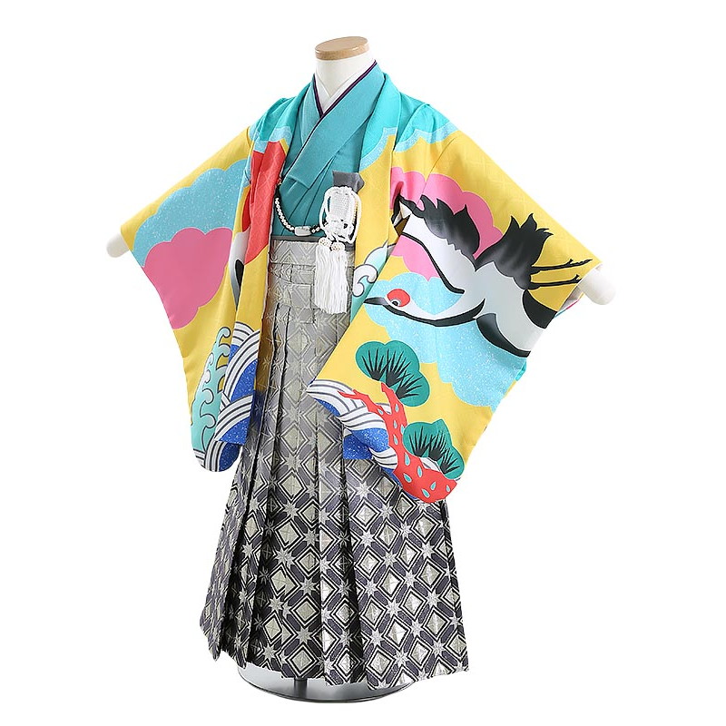 6月の法事・告別式は夏礼服で。汗をかいても払いもどすはコンビニエンスストア1分で為しとげる