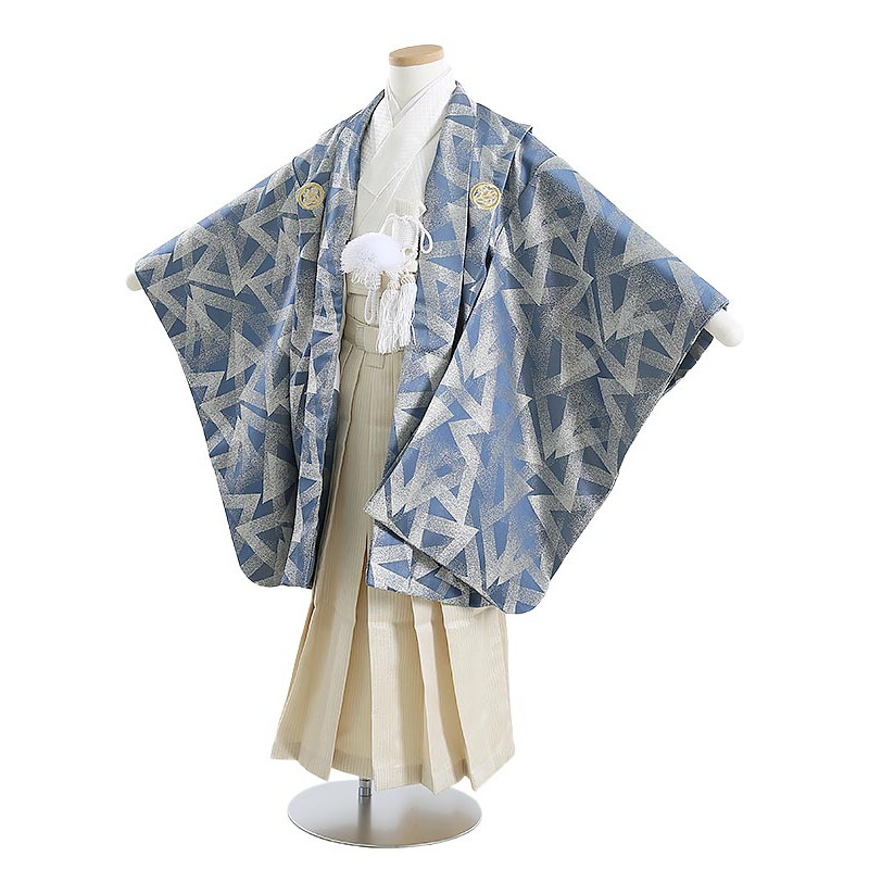 6月の法事・追悼式は夏礼服で。汗をかいても払いもどすはコンビニエンスストア1分で為し終わる