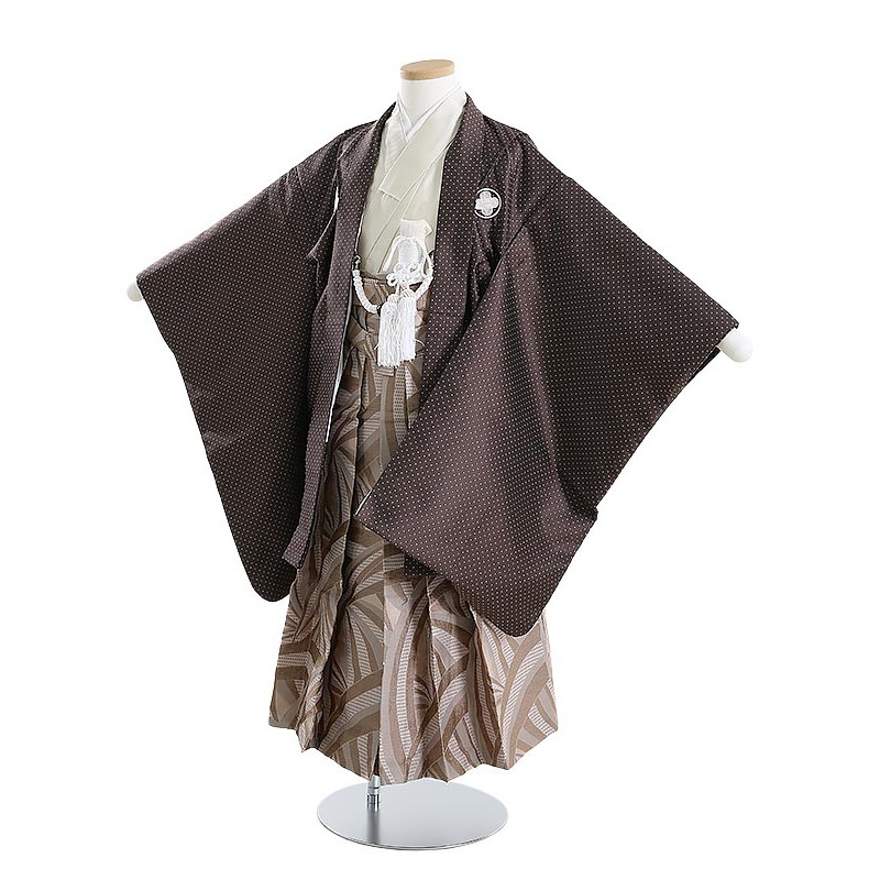 6月の法事・追悼式は夏礼服で。汗をかいても払いもどすはコンビニエンスストア1分で為し終わる
