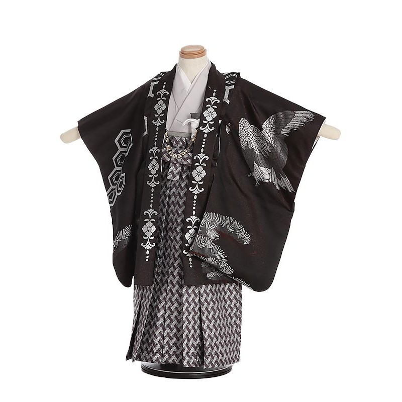 6月の法事・追悼式は夏礼服で。汗をかいても払いもどすはコンビニエンスストア1分で為し終わる