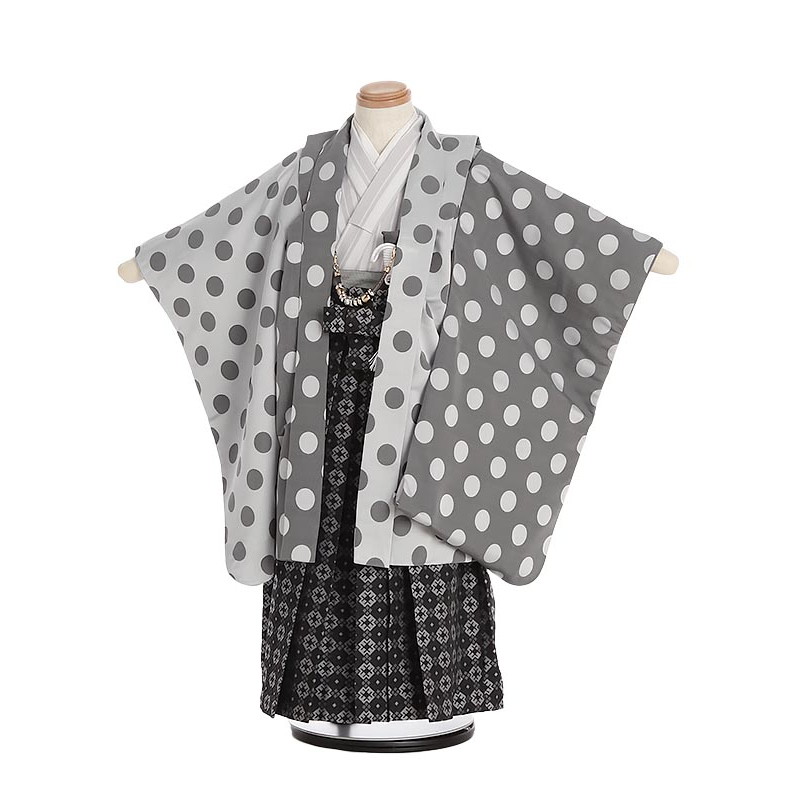 6月の法事・追悼式は夏礼服で。汗をかいても払いもどすはコンビニエンスストア1分で為し終わる