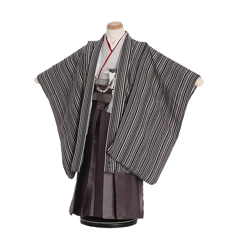6月の法事・追悼式は夏礼服で。汗をかいても払いもどすはコンビニエンスストア1分で為し終わる