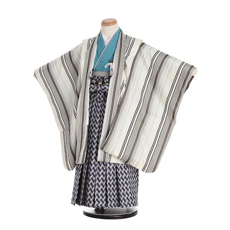 6月の法事・告別式は夏礼服で。汗をかいても払いもどすはコンビニエンスストア1分で為しとげる