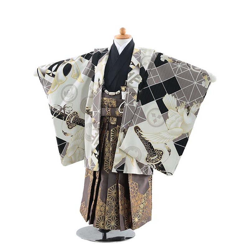 6月の法事・追悼式は夏礼服で。汗をかいても払いもどすはコンビニエンスストア1分で為し終わる