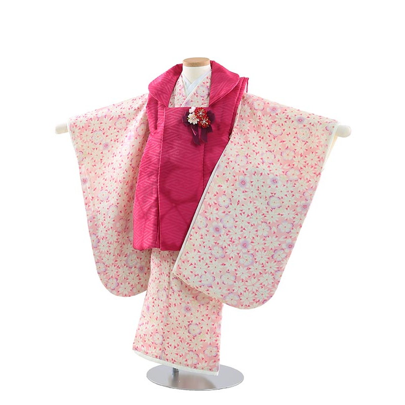 6月の法事・追悼式は夏礼服で。汗をかいても払いもどすはコンビニエンスストア1分で為し終わる