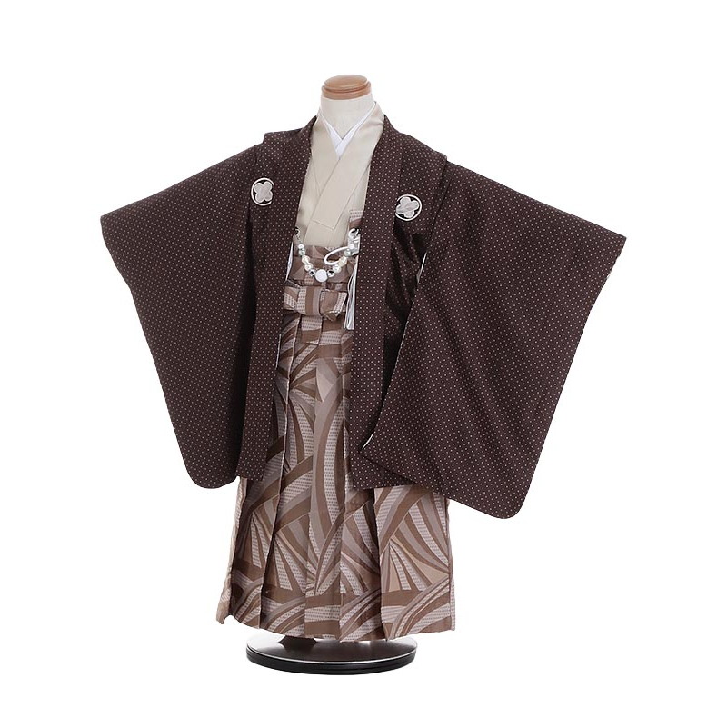 6月の法事・告別式は夏礼服で。汗をかいても払いもどすはコンビニエンスストア1分で為しとげる