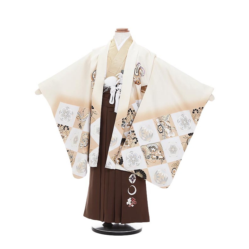 6月の法事・葬儀式は夏礼服で。汗をかいても払いもどすはコンビニエンスストア1分で為し終える
