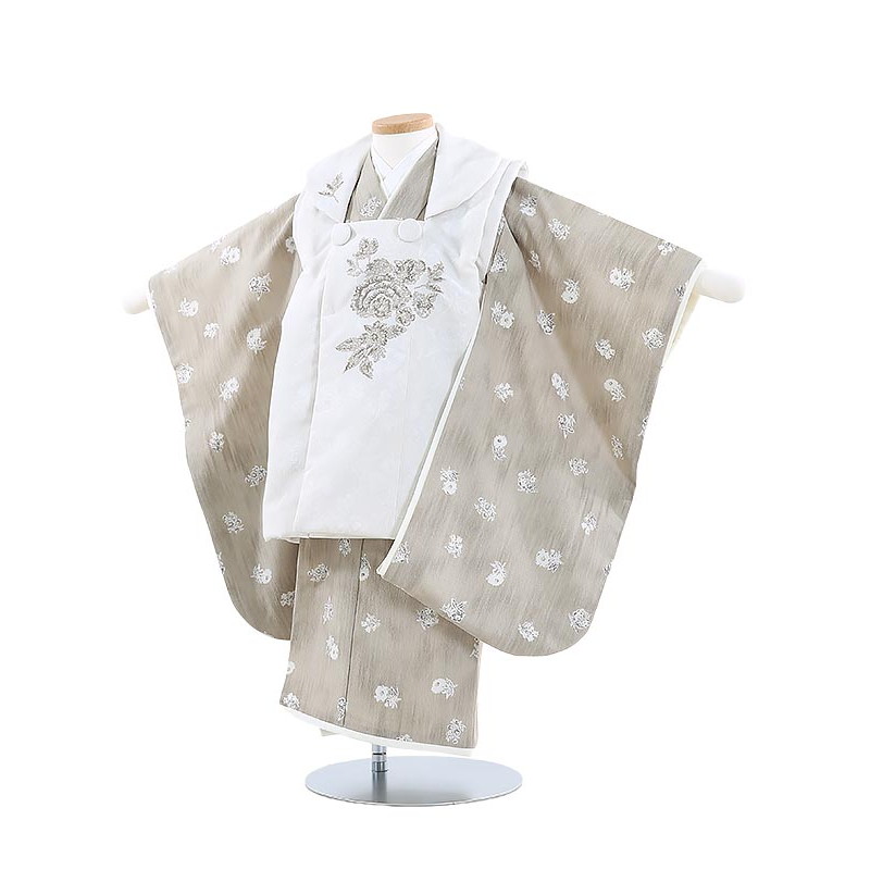6月の法事・追悼式は夏礼服で。汗をかいても払いもどすはコンビニエンスストア1分で為し終わる