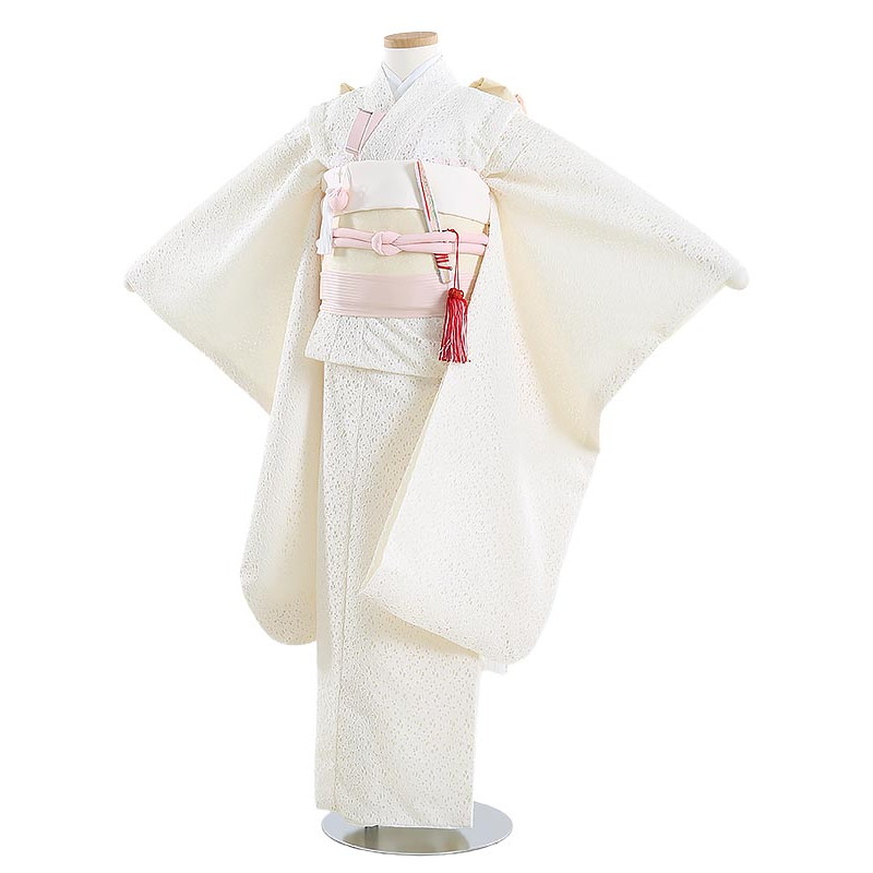 6月の法事・追悼式は夏礼服で。汗をかいても払いもどすはコンビニエンスストア1分で為し終わる
