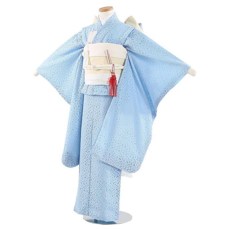 6月の法事・追悼式は夏礼服で。汗をかいても払いもどすはコンビニエンスストア1分で為し終わる