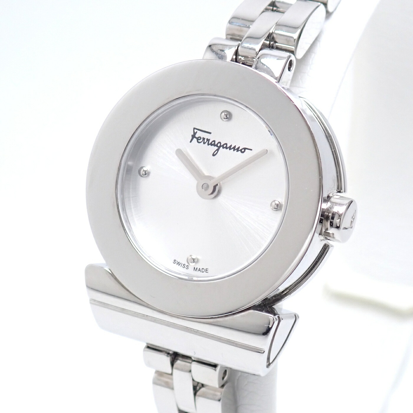 Salvatore Ferragamo サルヴァトーレフェラガモ ガンチーニ ステンレス鋼 レディース ウオッチ しろがね色文字記号盤【中古】【座標軸A】
